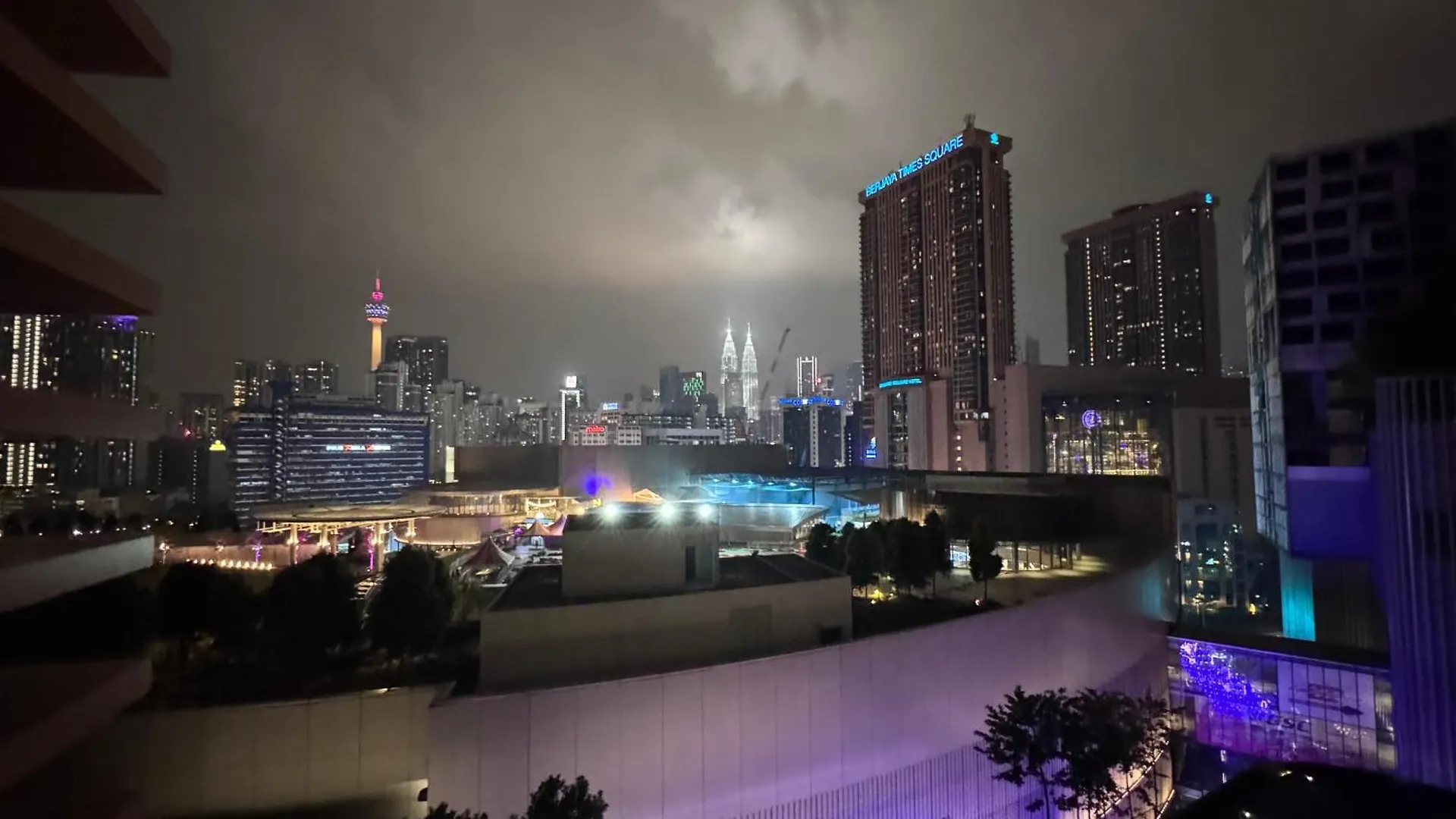 Infinity Pool Suite Bukit Bintang Lalaport Bbcc Kuala Lumpur 0*,  Malajzia