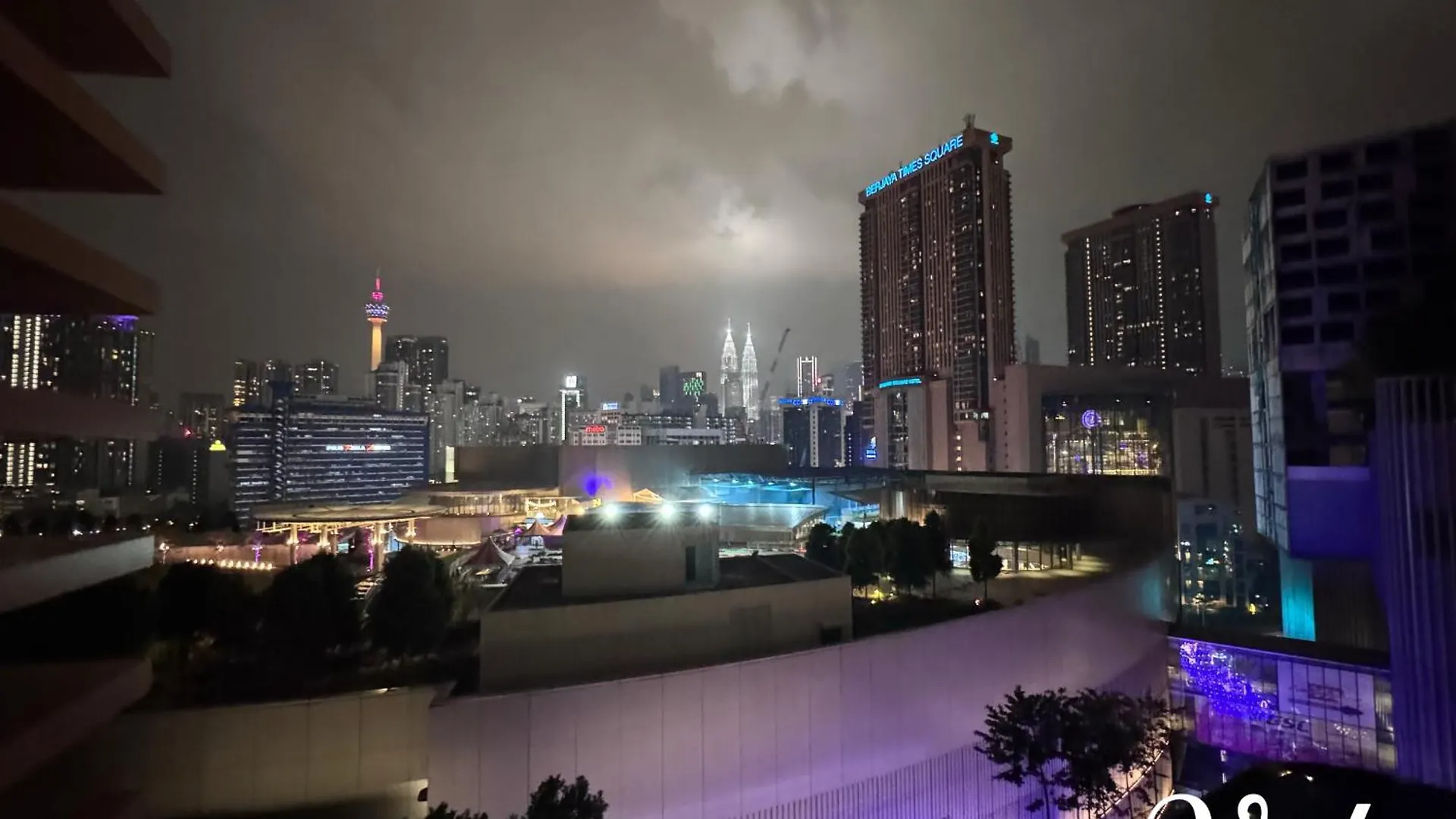 Infinity Pool Suite Bukit Bintang Lalaport Bbcc Kuala Lumpur Malesia